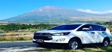 Manfaatkan Transportasi yang Praktis  dan Irit Untuk Perjalanan Wisata Anda di Lombok dengan Layanan Rental Mobil